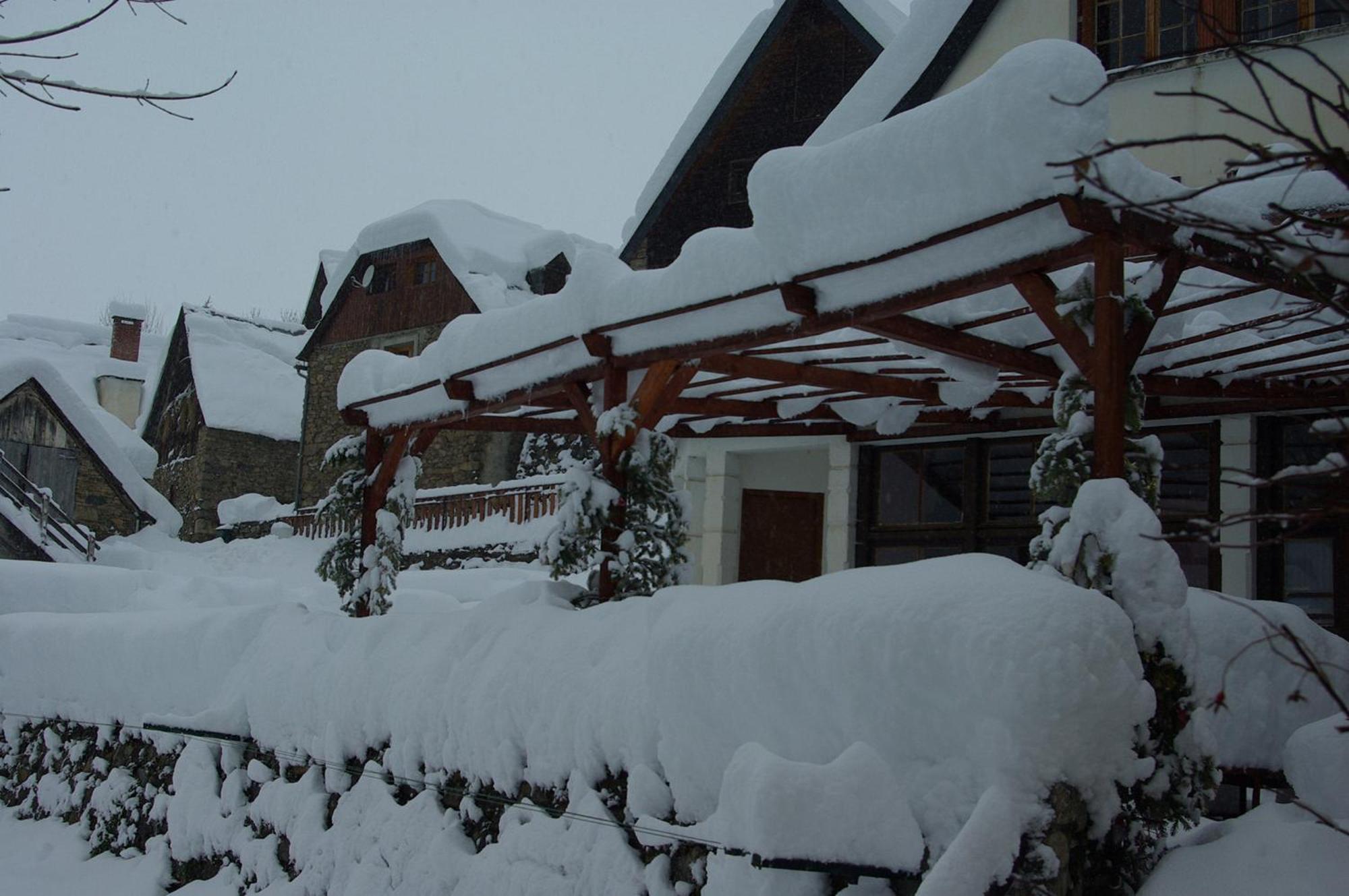 Gite Auberge La Soulan - Gite De Montagne Cathervielle Exteriör bild